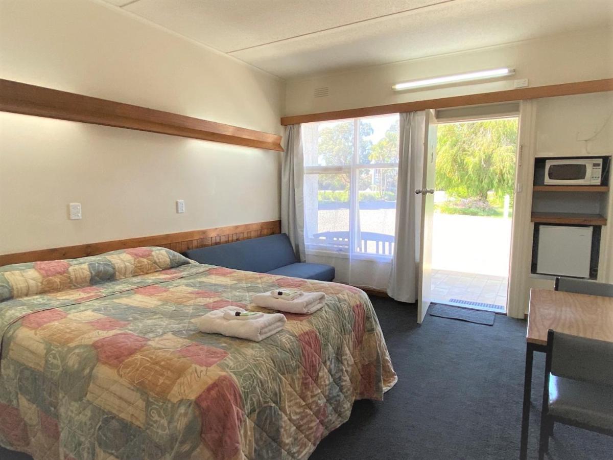 The Terang Motor Inn Экстерьер фото